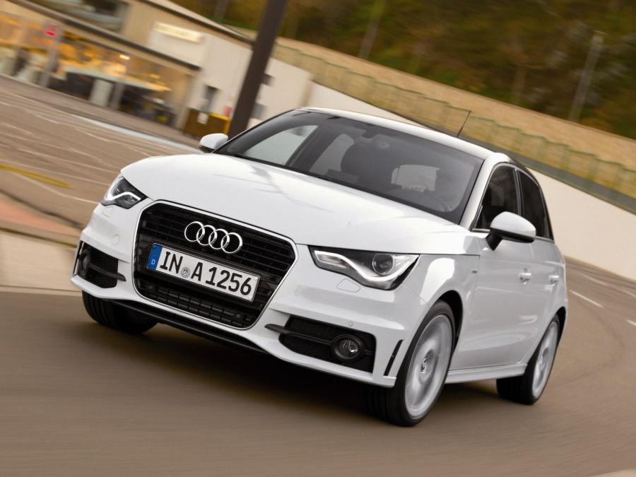  Audi A1 Sportback TDI S-Line (8X) 2012 года  (фото 15 из 19)